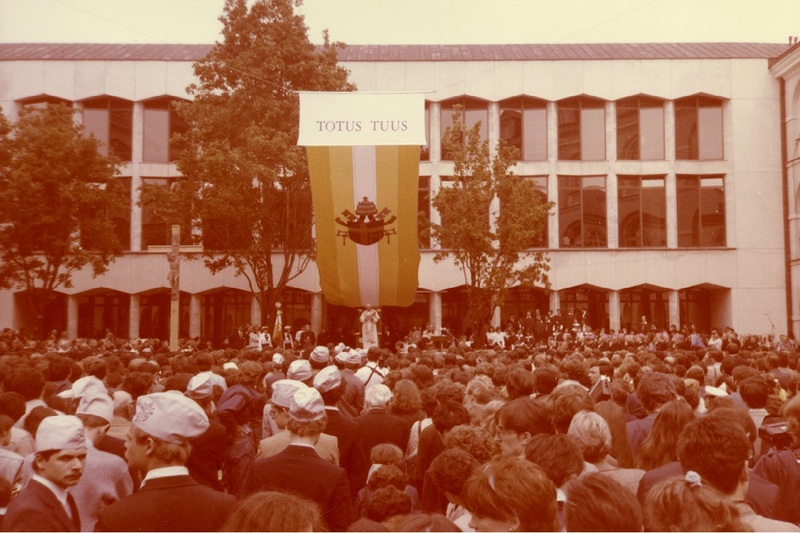 Lublin 9 VI; Jan Paweł II na Katolickim Uniwersytecie Lubelskim w dn. 9 VI 1987 r. (autor: nieznany, IPN BU 3506/4)